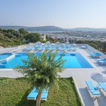 Thea Butik & Restaurant 3*