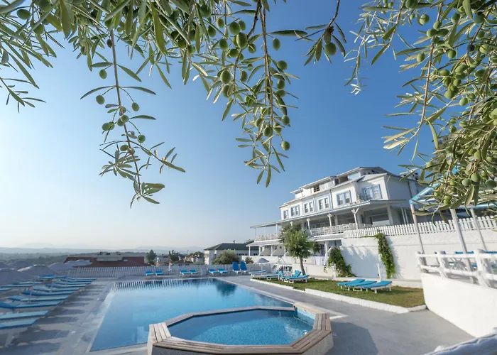 Thea Butik & Restaurant 3*